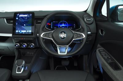 Renault Zoe 2022 interior dashboard
