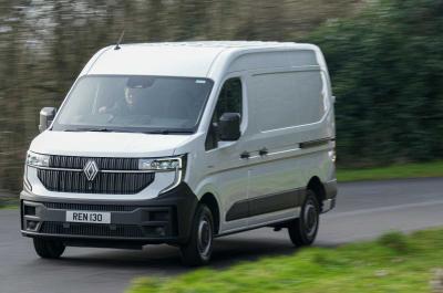 Renault Master front driving