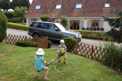Our cars: Range Rover, Suzuki SX4 S-Cross and Kia Carens