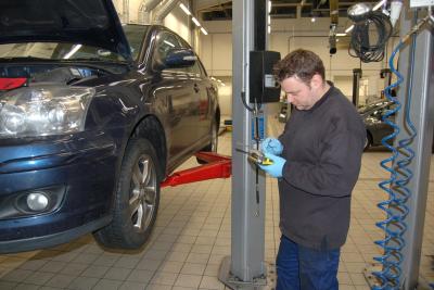 UK motorists could save 285m on servicing