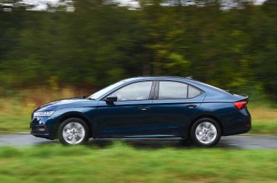 Used Skoda Octavia 2020-present side