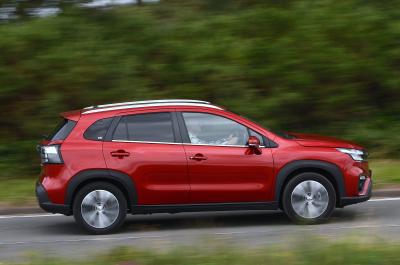 Suzuki S-Cross driving side
