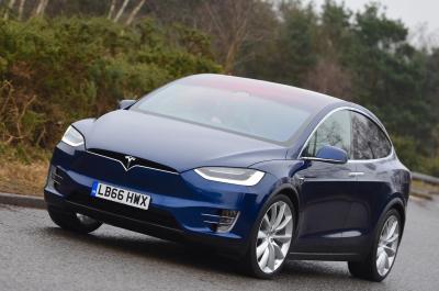 Used Tesla Model X 2016-present front cornering
