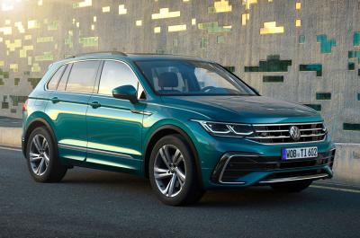 2021 Volkswagen Tiguan front