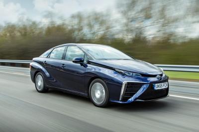 Toyota Mirai action
