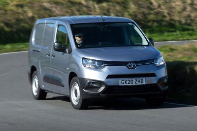 Toyota Proace City front cornering