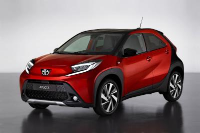 Toyota Aygo X 2022 front studio
