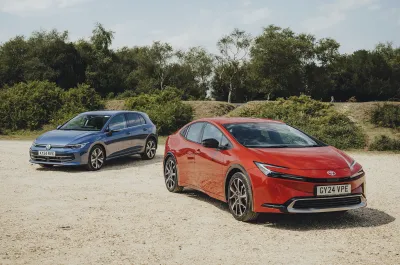 Toyota Prius vs Volkswagen Golf fronts