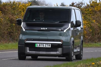 2025 Kia PV5 front dynamic