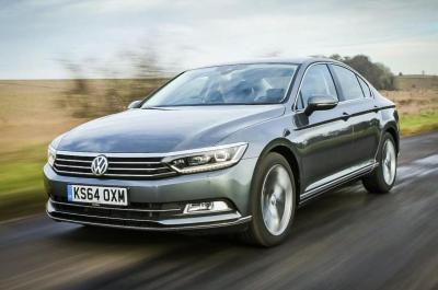 Used Volkswagen Passat 2015-2022 front driving grey