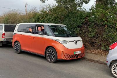 Volkswagen ID Buzz parking front