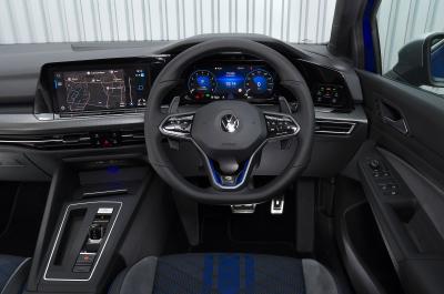 Volkswagen Golf R 2021 dashboard