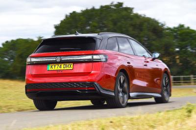 Volkswagen ID 7 Tourer rear driving