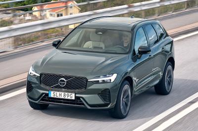 Volvo XC60 front left driving
