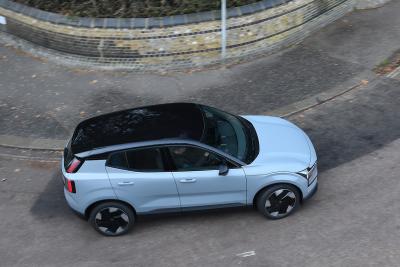 Volvo EX30 overhead cornering