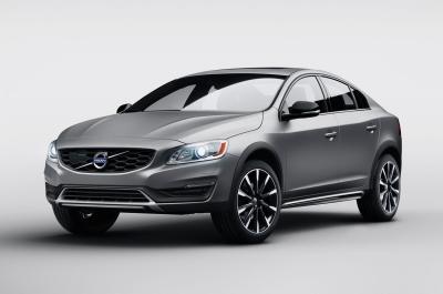2015 Volvo S60 Cross Country - engine information, on-sale date and rivals to beat