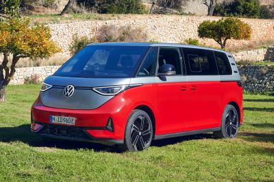 Volkswagen ID Buzz GTX front static outside