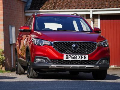 The MG ZS blends eye-catching design and city-friendly dimensions with a spacious, stylish and practical interior that is packed with lots tech