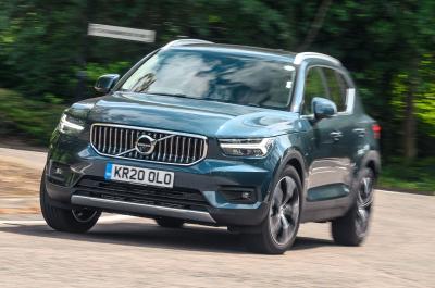 Volvo XC40 front