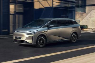 XPeng X9 front driving