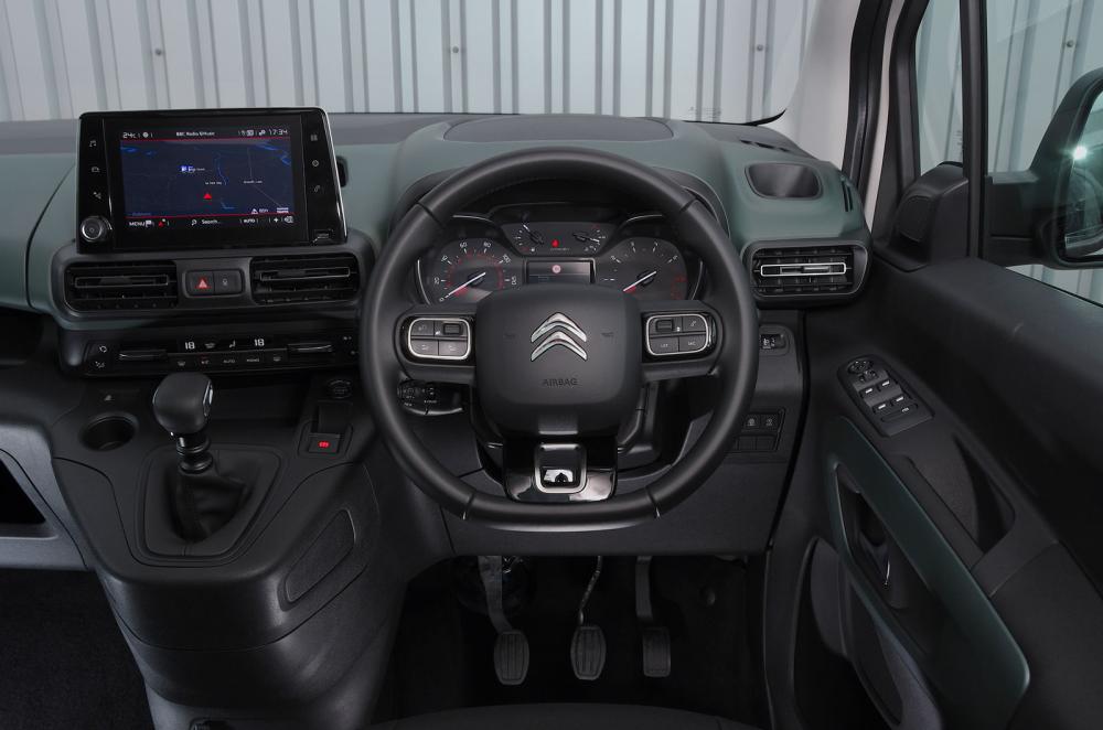 Used Citroën Berlingo 2018-present interior dashboard