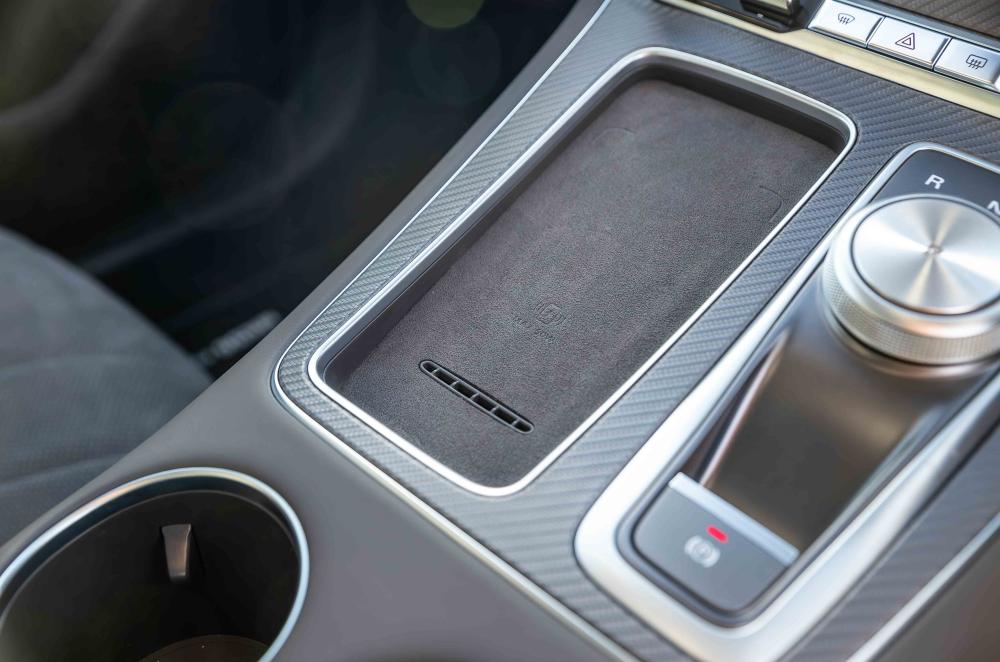 MG S6 interior centre console