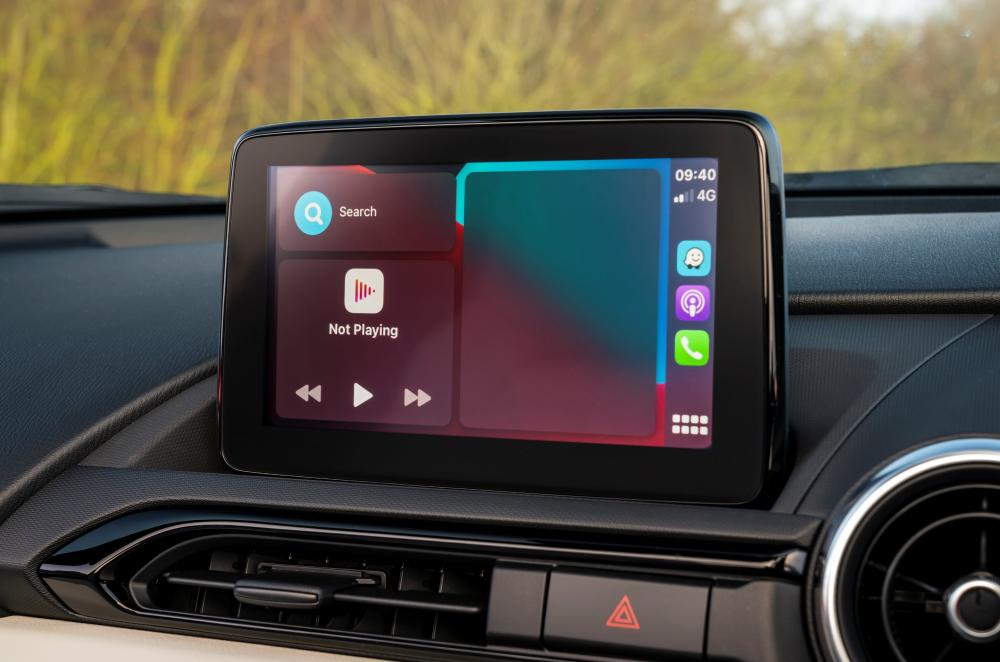 Mazda MX-5 RF 2021 interior infotainment
