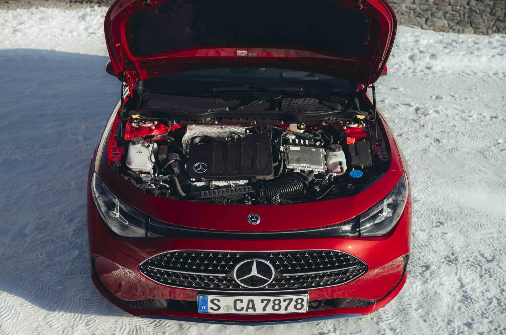 Mercedes CLA hybrid engine bay