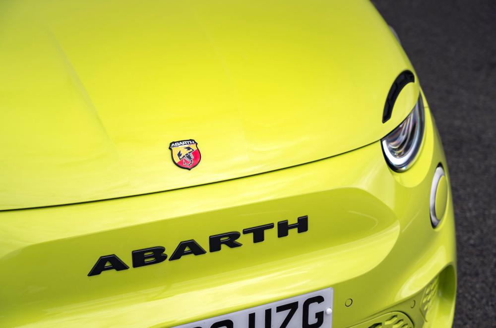 Abarth 500e front detail