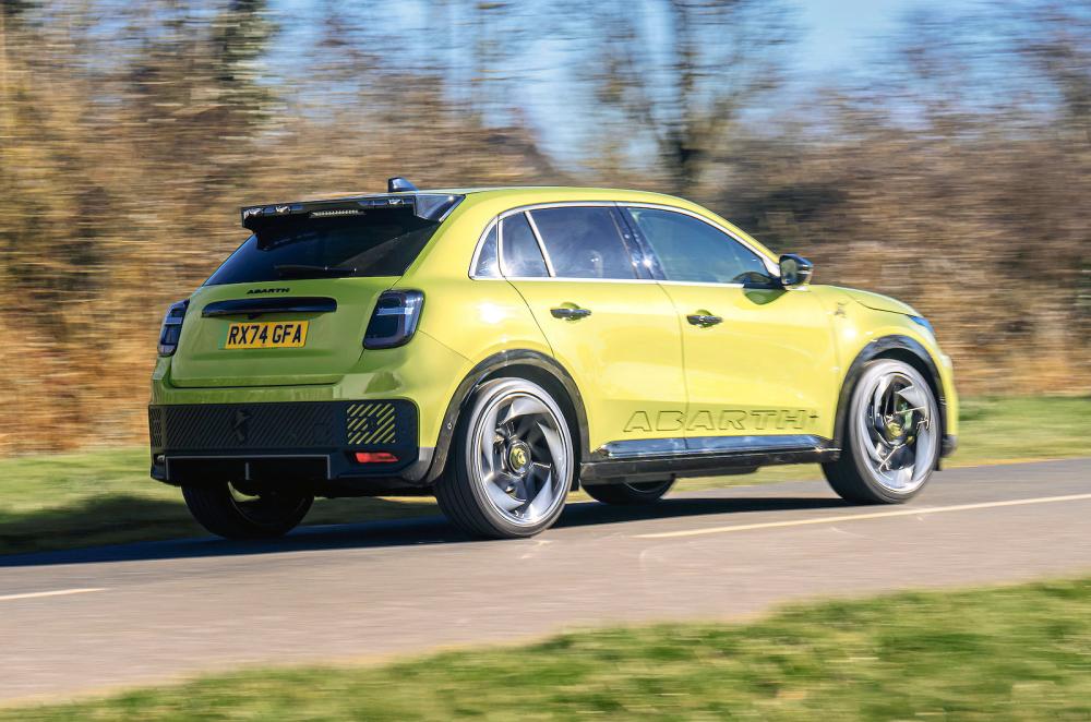 Abarth 600e rear right driving