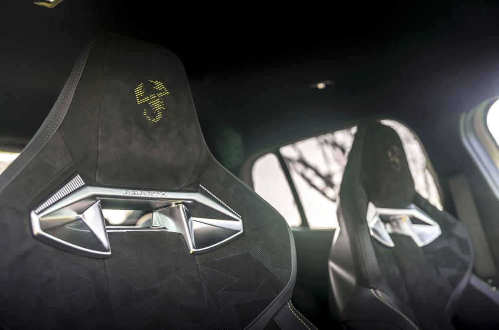 Abarth 600e seats