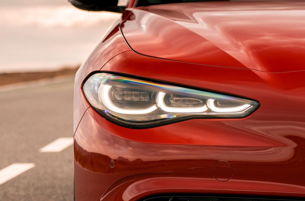 Alfa Romeo Giulia headlights