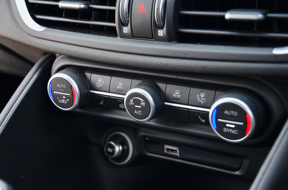 Alfa Romeo Giulia interior detail