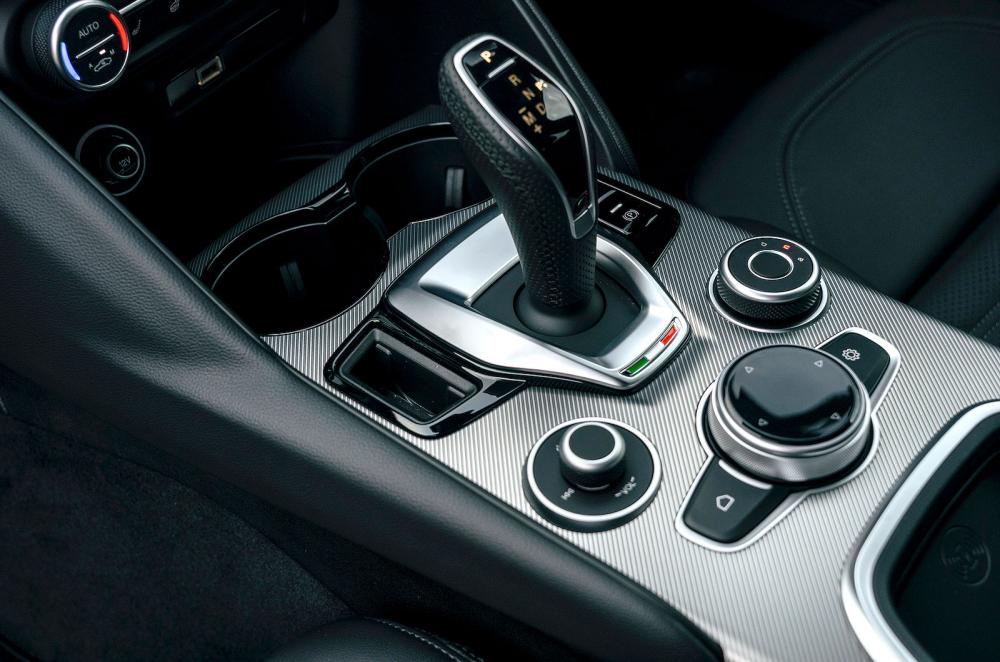 Alfa Romeo Giulia interior detail