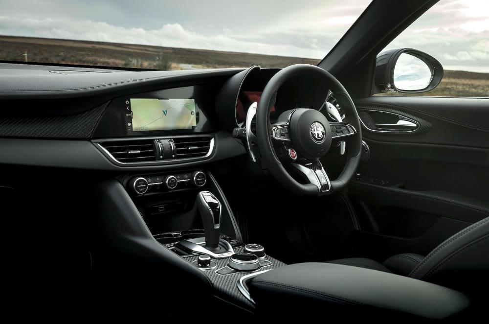 Alfa Romeo Giulia Quadrifoglio interior detail