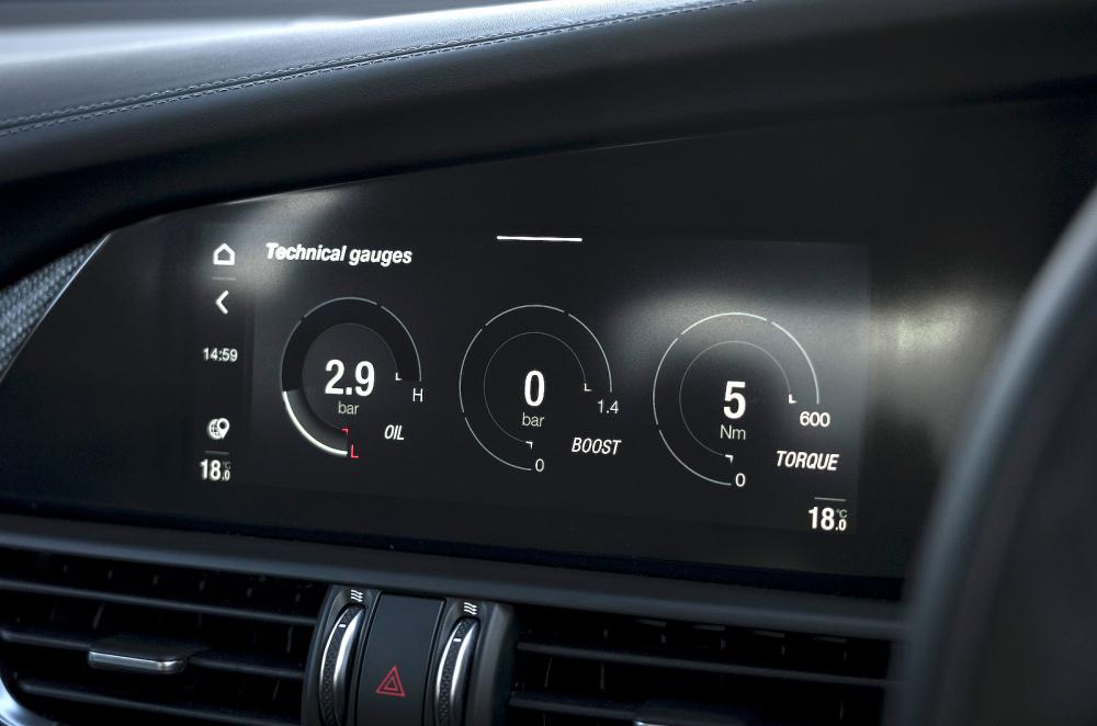 Alfa Romeo Giulia Quadrifoglio interior driver display