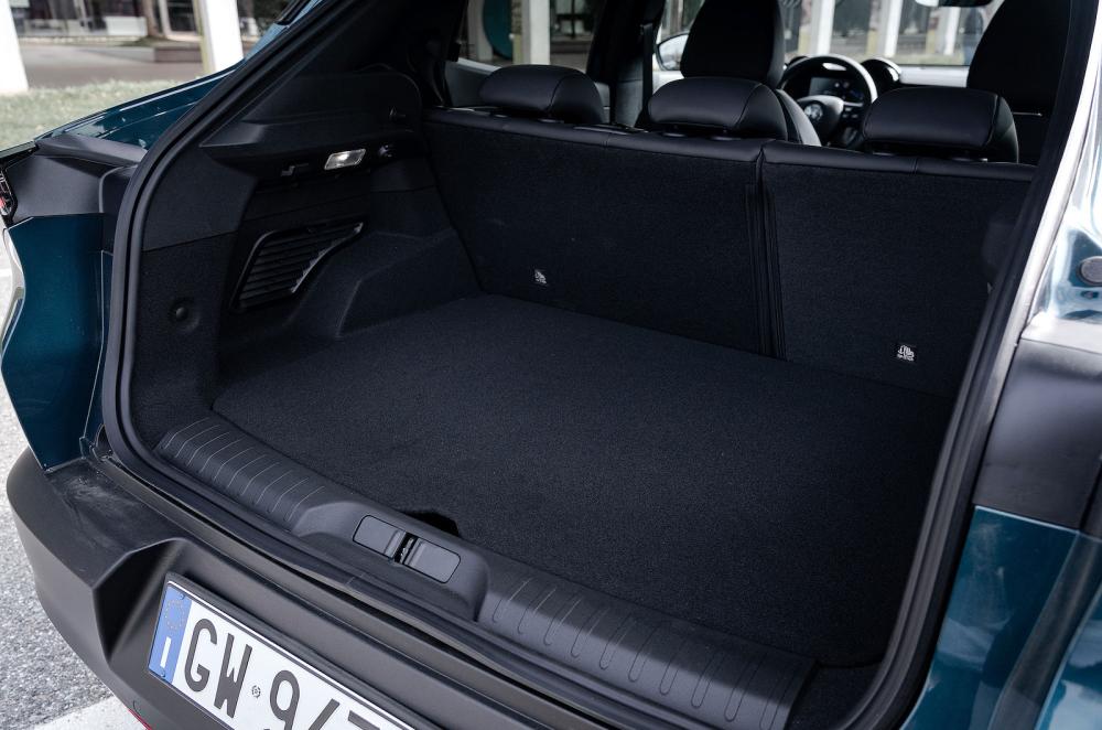 Alfa Romeo Junior Ibrida boot