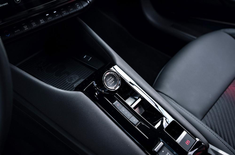 Alfa Romeo Junior Ibrida interior detail