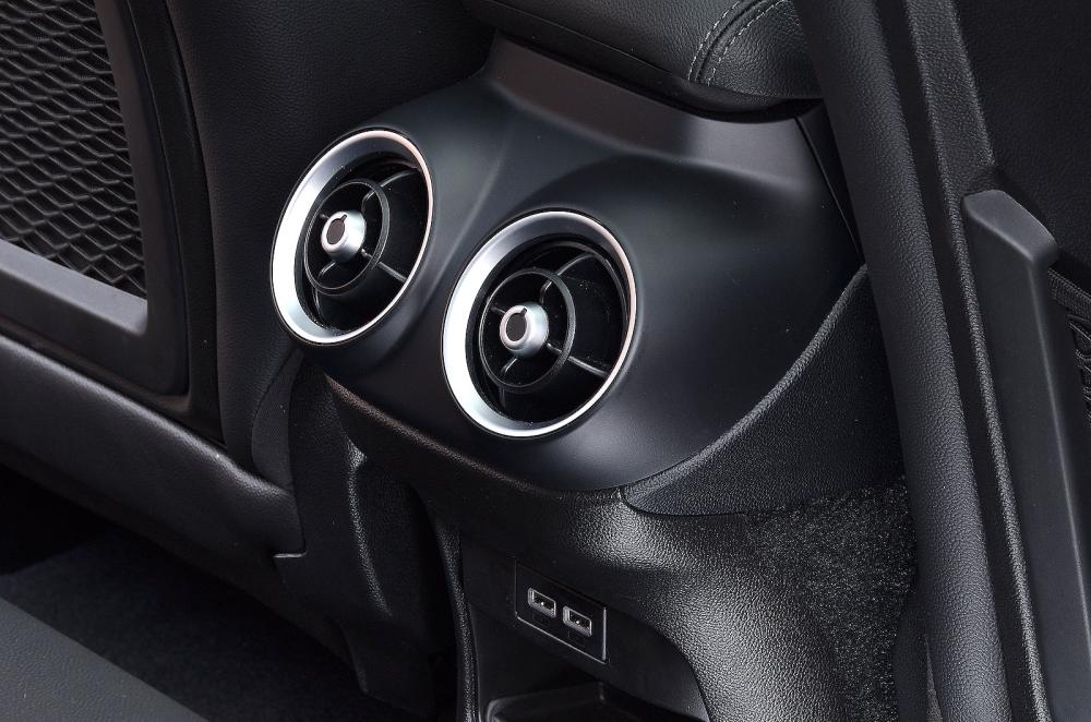Alfa Romeo Stelvio air vents