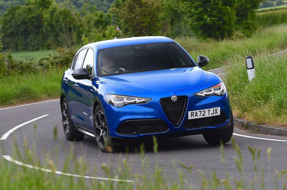Alfa Romeo Stelvio front cornering