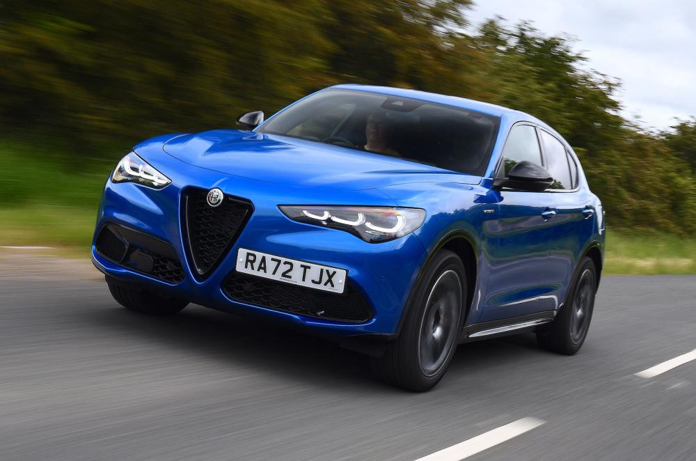 Alfa Romeo Stelvio front left driving