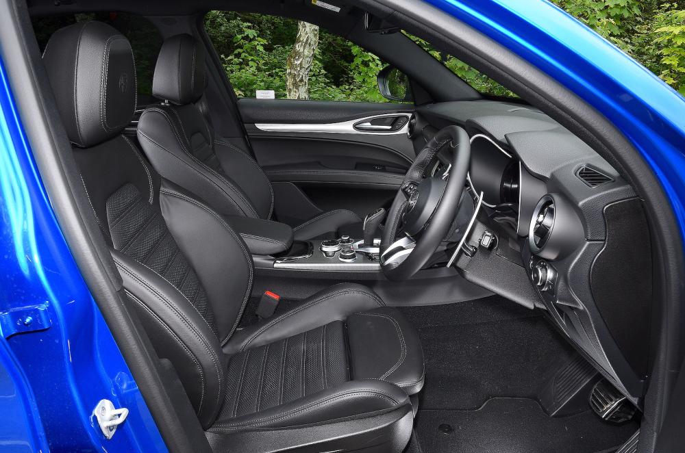 Alfa Romeo Stelvio front seats