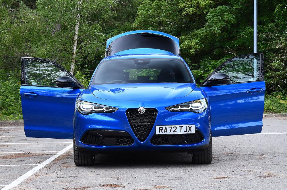 Alfa Romeo Stelvio front static doors open