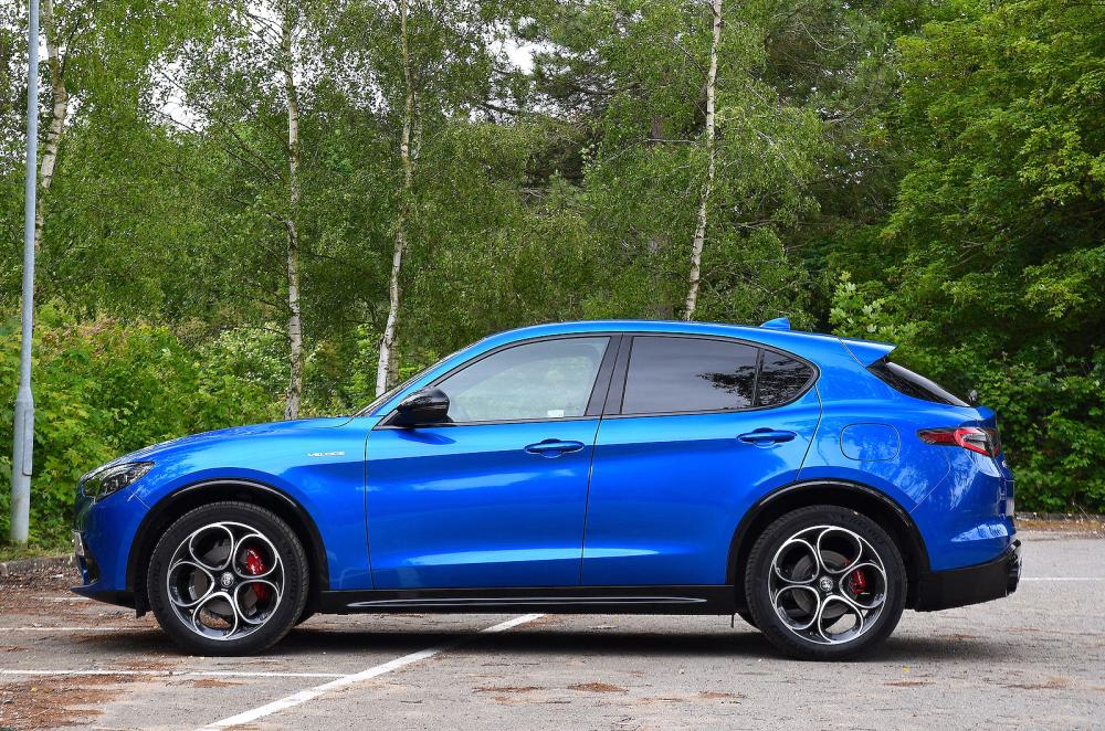 Alfa Romeo Stelvio left static