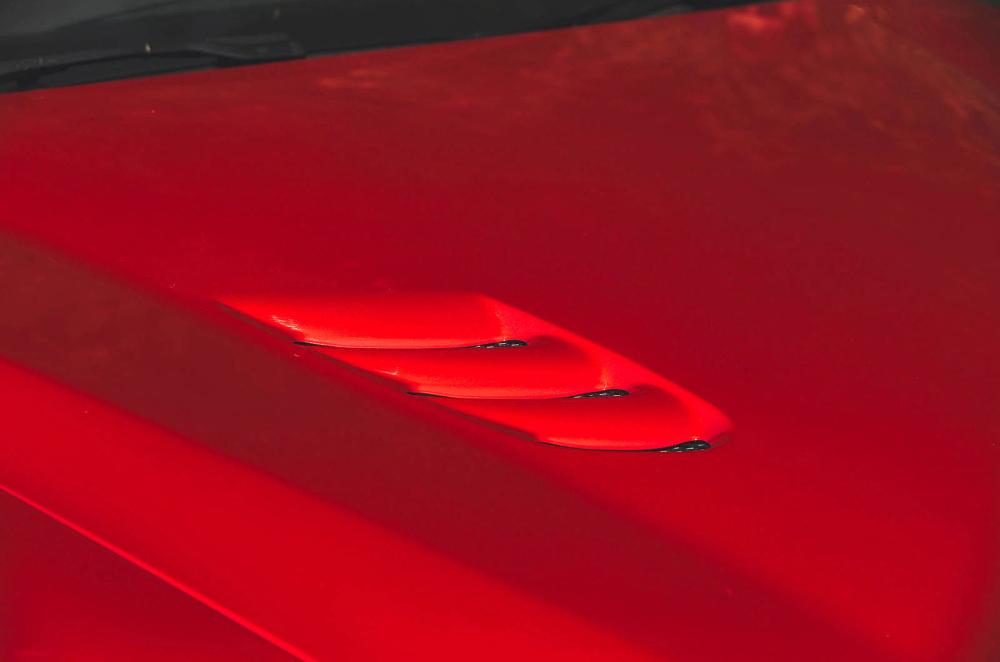 Alfa Romeo Stelvio Quadrifoglio bonnet detail