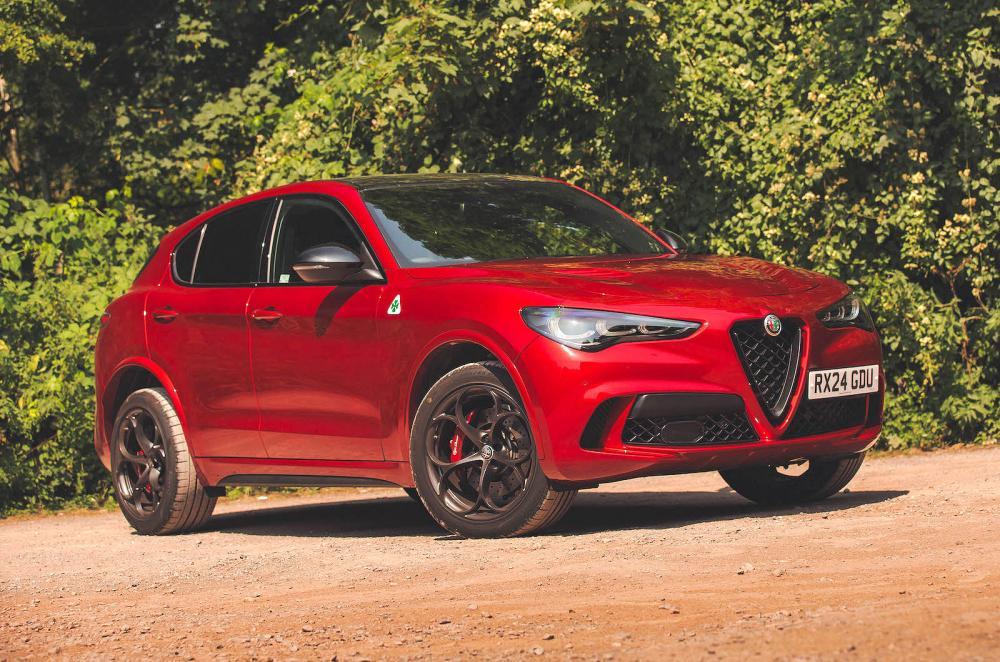 Alfa Romeo Stelvio Quadrifoglio front right static