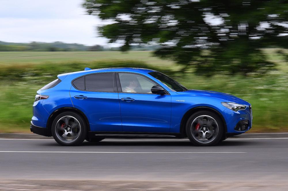 Alfa Romeo Stelvio right driving