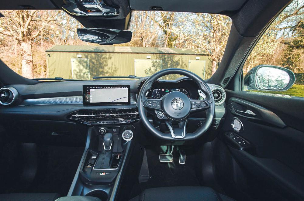 Alfa Romeo Tonale dashboard