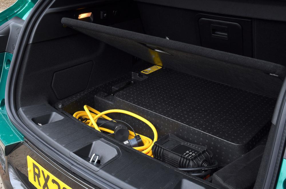 Alfa Romeo Tonale PHEV boot