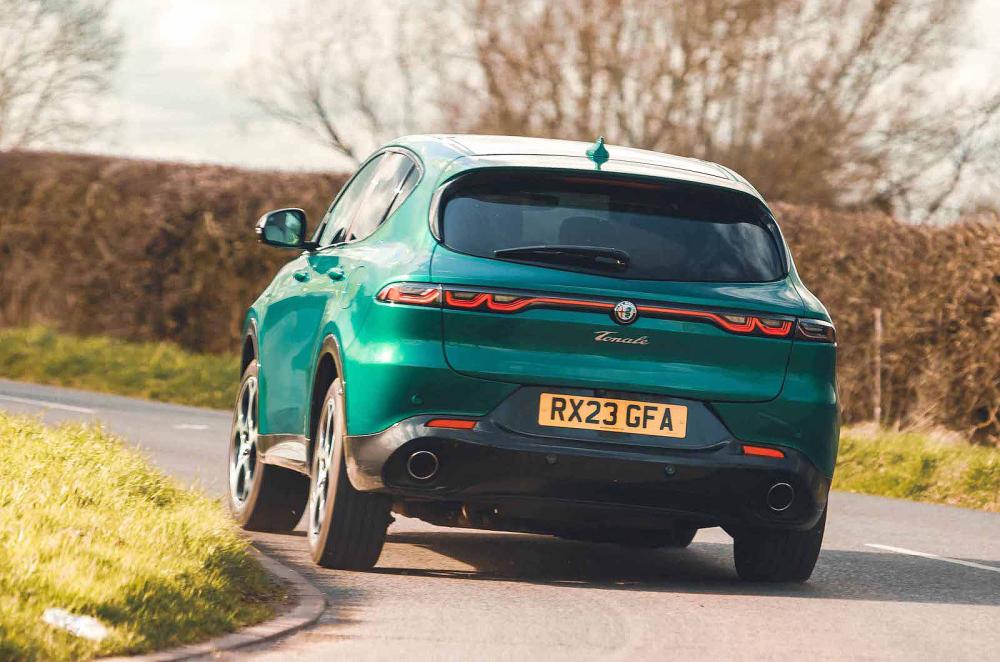 Alfa Romeo Tonale rear cornering